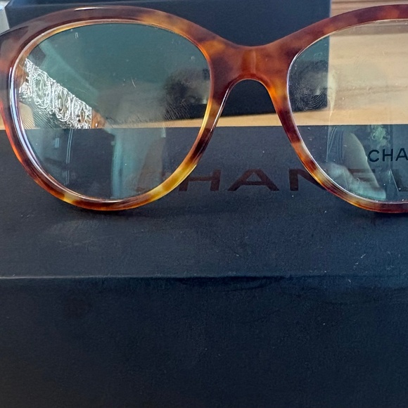 Chanel Bijou Collection - Picture 2 of 5